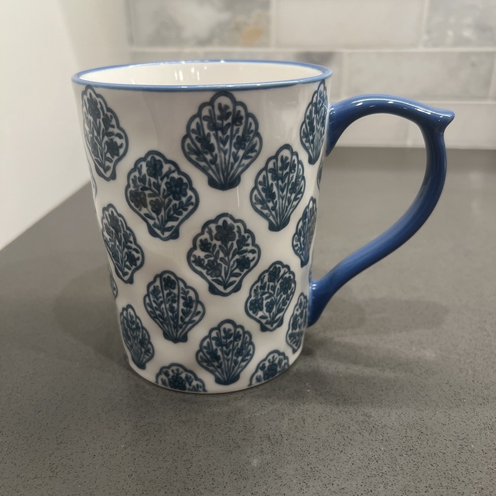 10  Strawberry Street Blue White 16 Oz Floral Coffee Tea Mug Cup